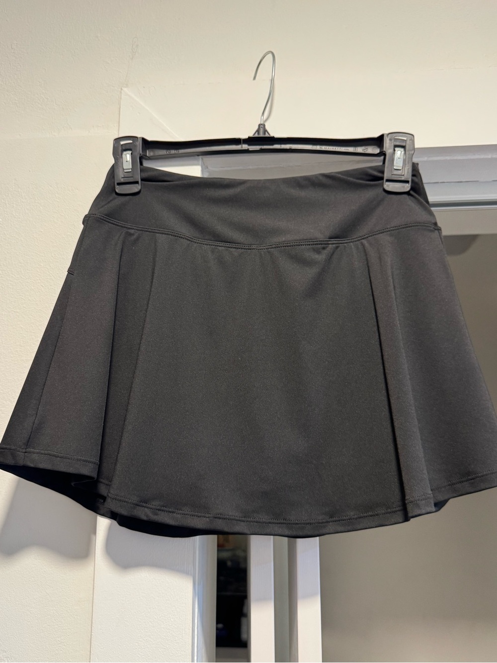 Black Athletic Trnnis Skirt with built in shorts (skort). Stretch Waistband XS